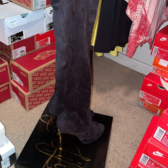 Over the knee boots - Picture 7 of 12